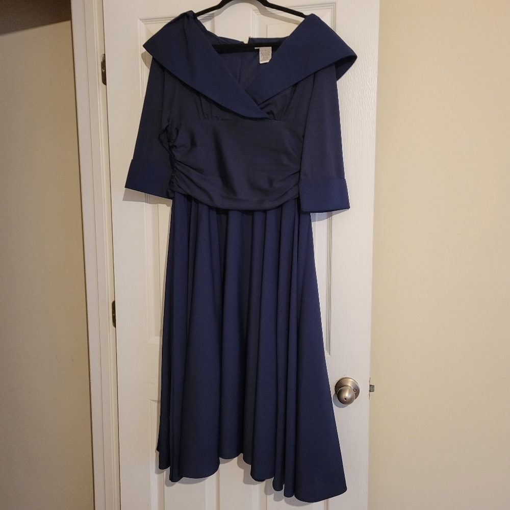 Elegant Navy Midi Dress